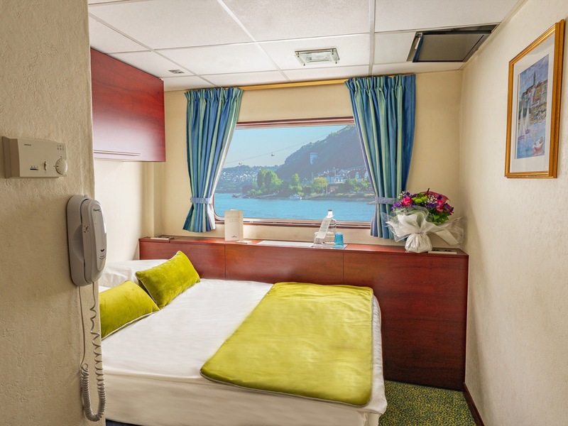 Main Deck 1 Bed Single Cat